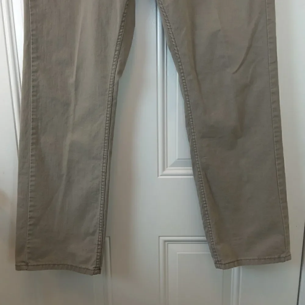 Levi's signature tan five pocket straight leg jean